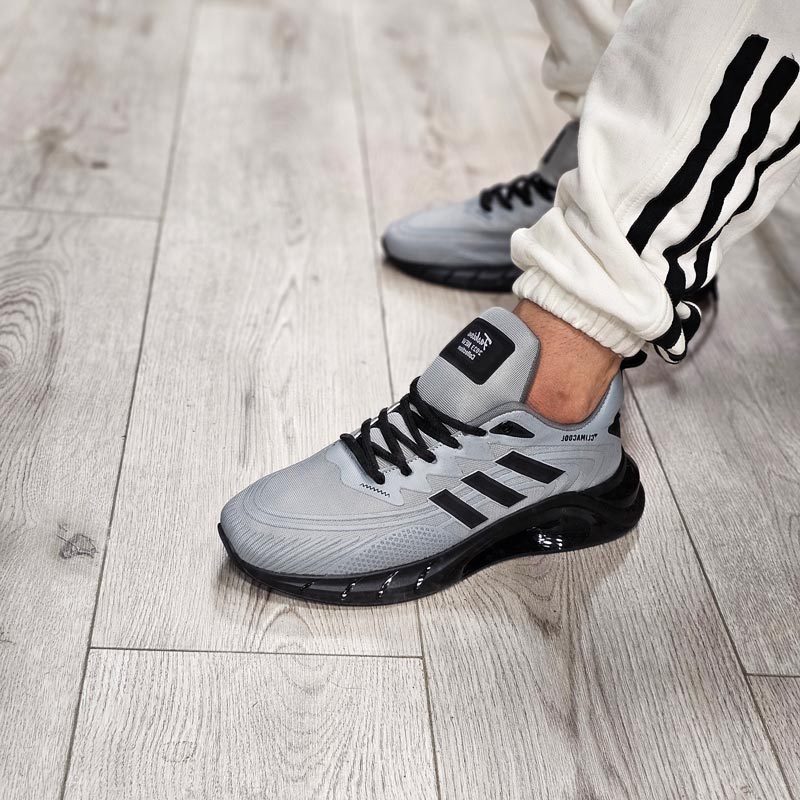 کتونی اسپرت مردانه آدیداس طوسی روشن سه خط سایز 41 تا 44 کتونی اسپرت مردانه آدیداس طوسی روشن سه خط سایز 41 تا 44